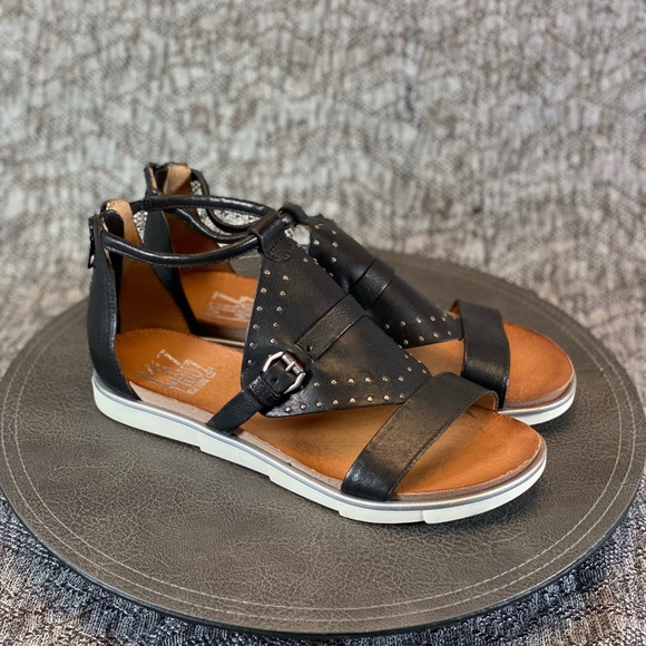 Miz Mooz Kane Gladiator Studded Sandal flat size 40 - Picture 2 of 9